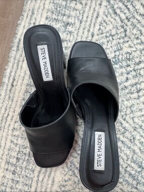 Steve Madden Black Leather Slide heels, size 8